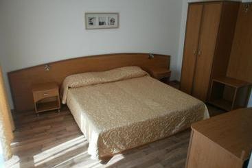 هتل Europa Guest House