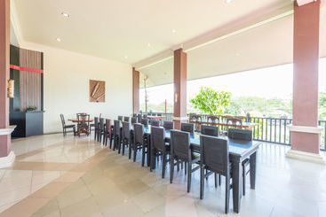 هتل Kampoeng Nelayan Resto And Villa