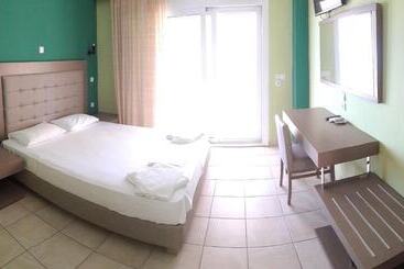 هتل آپارتمان Villa Thomas Nakas