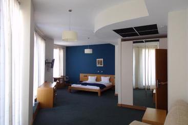 בית מלון כפרי Universal