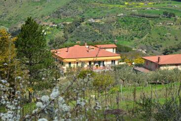 צימר Villa Della Mimosa