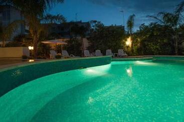 ベッドアンドブレックファースト Villa Magnolia Luxury Suites