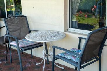 Busselton Marina Bed And Breakfast