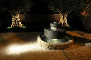تختخواب و صبحانه La Meridiana Relais