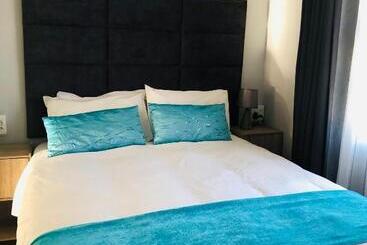 פנסיון Elihle Guest House