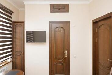 بنسيون Guest House Gumbaz Sts