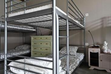 ユースホステル Dortoirs 12per