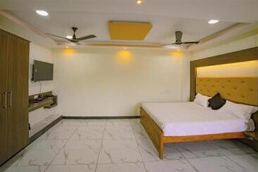 בית מלון כפרי Devsinn Lodge