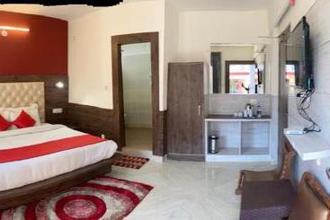 فندق Himalayan River Resort