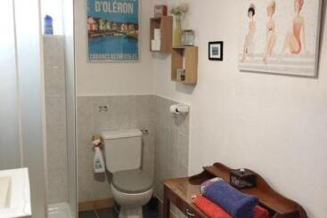 펜션 Chambre Agréable Au Fond Du Jardin