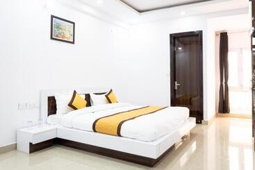 בית מלון כפרי Goroomgo Mountain Mist Home Stay Bhimtal