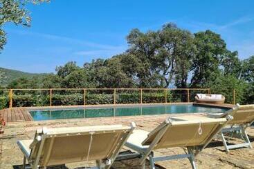 مبيت وإفطار Country Relais La Mortella
