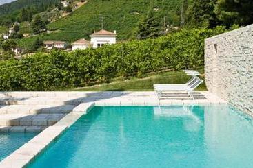 تختخواب و صبحانه Villa Barberina