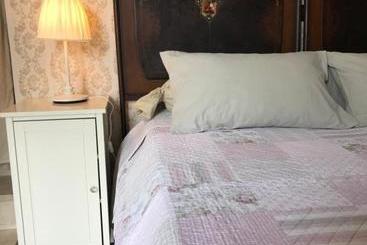 تختخواب و صبحانه Villa Pille