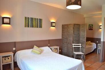 住宿加早餐  La Ramade 5 Chambres & Table D Hôtes En Drôme Provençale