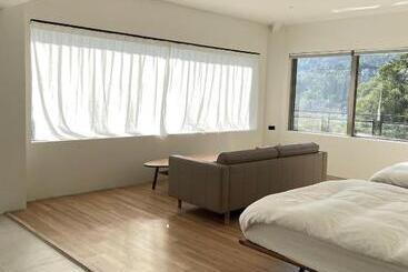 تختخواب و صبحانه 棲林民宿chillinhouse