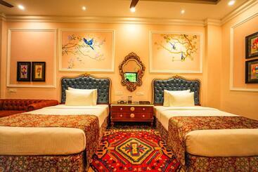 Otel Mayfair Oasis Resort & Convention