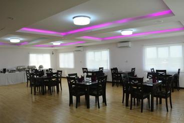 هتل Platinum River View