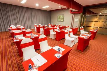 هتل The Corporate  And Resort In Nukht