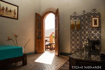 تختخواب و صبحانه Tigmi Nomade