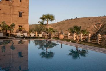 تختخواب و صبحانه Tigmi Nomade