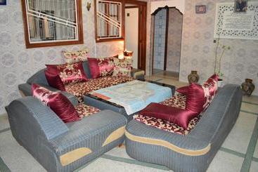 هتل Restaurant Bougafer