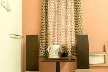 مُتل Spot On 89964 Padua Inn