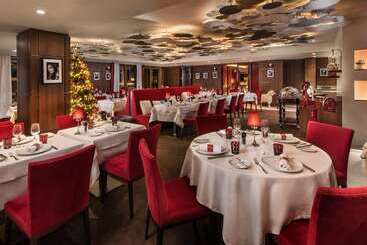 هتل Hôtel Barrière Les Neiges Courchevel