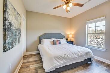 コテージ Modern Dothan Home Near Downtown & Hospitals!