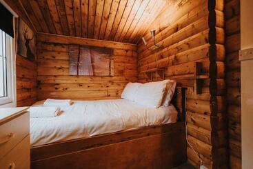 茅舍 Rustic & Cozy 2 Bed Log Cabin Retreat
