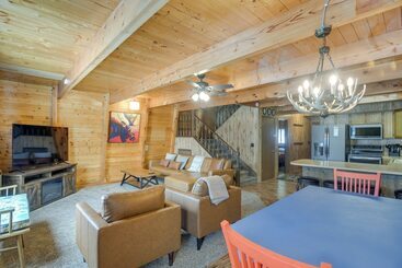 コテージ Island Park Cabin W/ Deck ~ 22 Mi To Yellowstone!