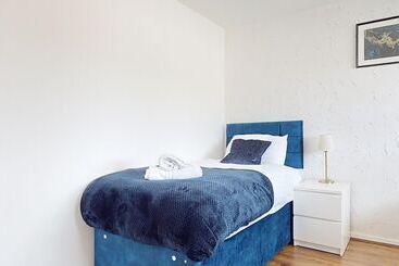 اقامتگاه Entire 3 Bed Home In Basildon Sleeps Up To 6