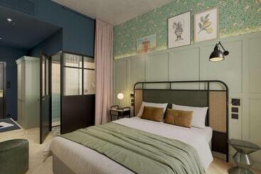 Square Lodge Hotel La Roche Sur Yon   Handwritten Collection