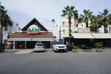 تختخواب و صبحانه Oreuga Apartahotel Boutique