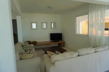 تختخواب و صبحانه Oreuga Apartahotel Boutique