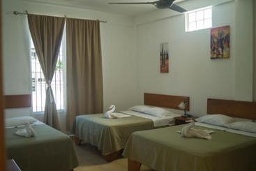 هتل Explore Lodge