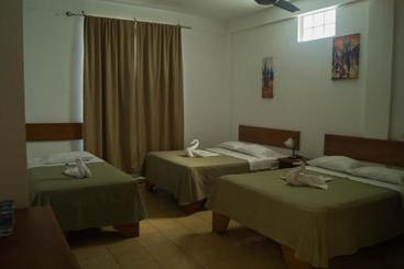 هتل Explore Lodge
