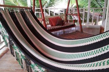 هتل Posada Las Iguanas