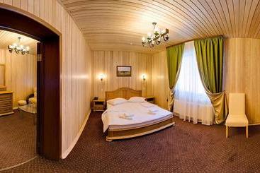هتل Forest House