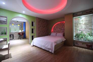 Wow Motel