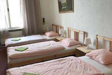 هتل Hostel Moravia Ostrava