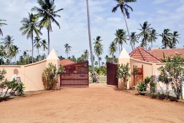 استراحتگاه Nilaveli Ayurveda Center