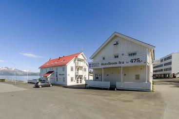 Отель Lødingen Brygge