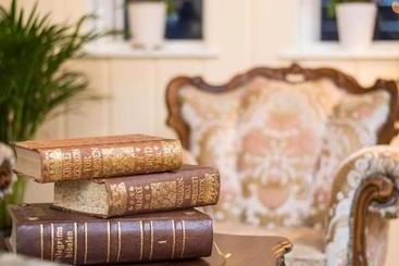 تختخواب و صبحانه Nidaros Pilegrimsgård Hotell