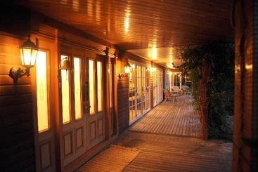 تختخواب و صبحانه Silver Peaks Lodge