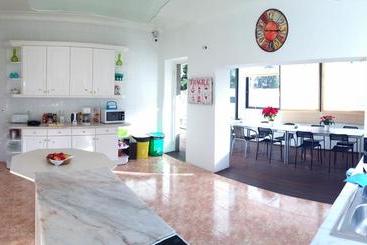 Cascais Cool Hostel Suites & Pool