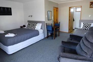 Yarrow Motel