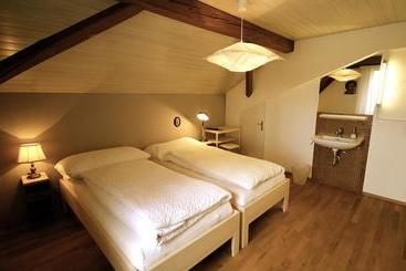 هتل Gasthaus Schlosshalde