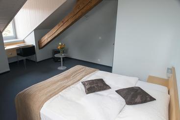 ホテル Hôtel Le Funi De Cossonay