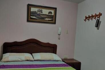 هتل El Marquez De San Fernando